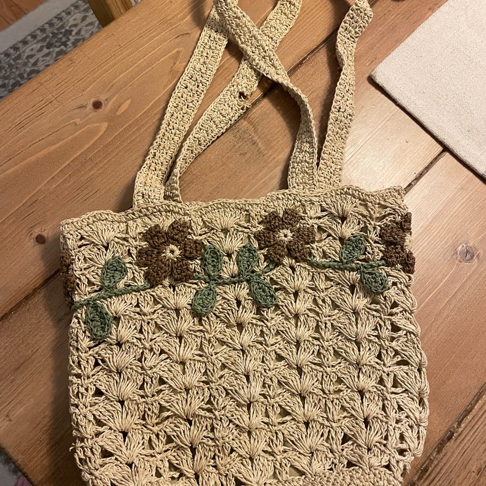 100% paper Handcrafted Beige Floral Crochet Tote Bag